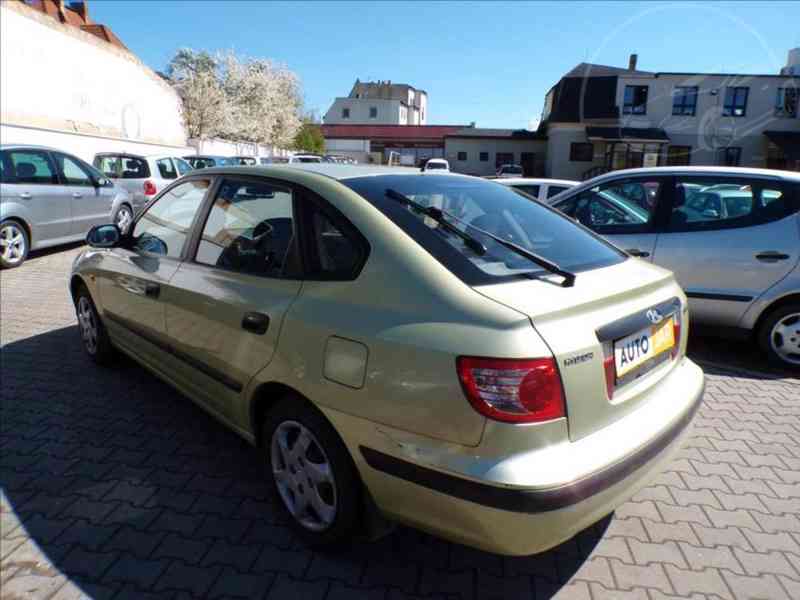 Hyundai Elantra 1,6 16V KLIMA - foto 3