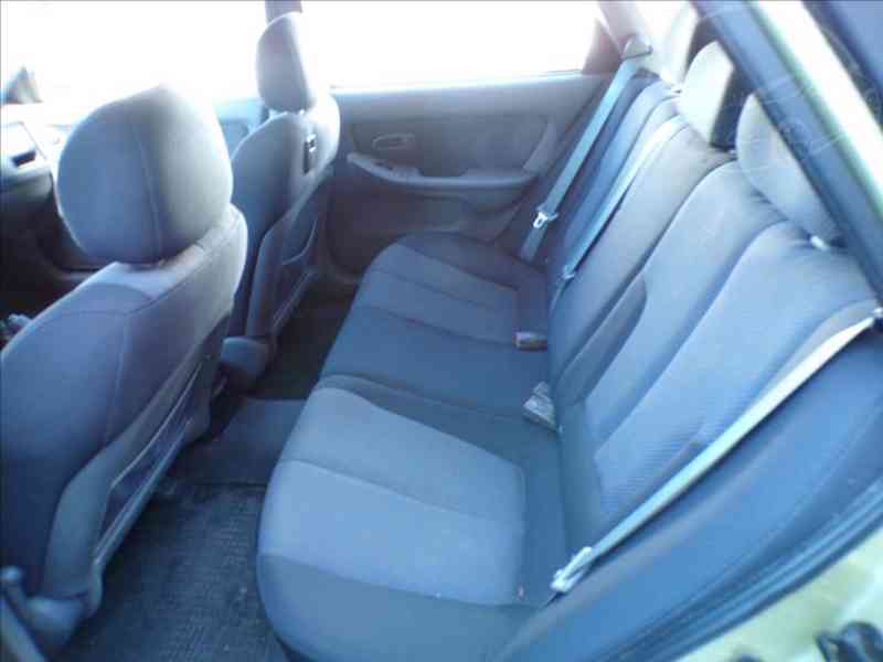 Hyundai Elantra 1,6 16V KLIMA - foto 7