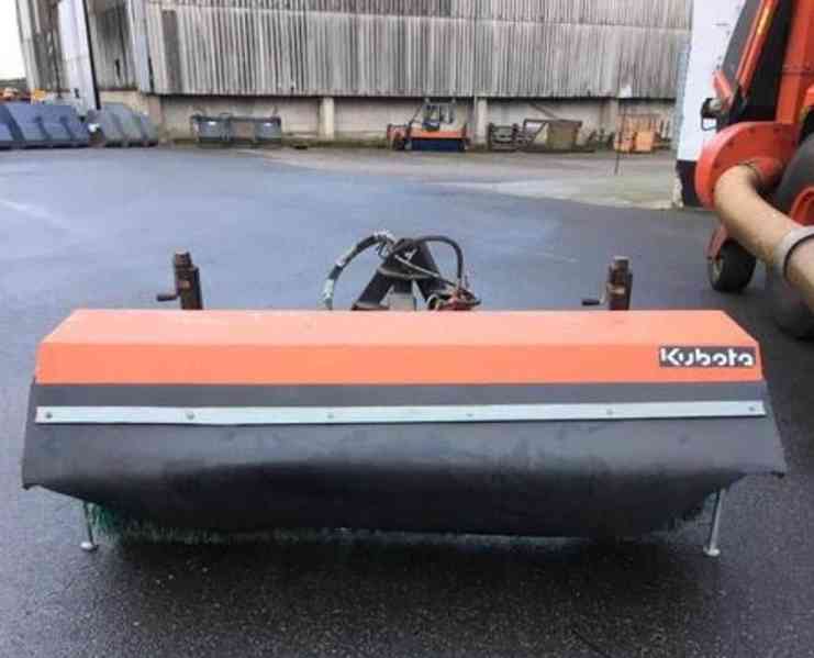 Komunální traktor Kubota - foto 10