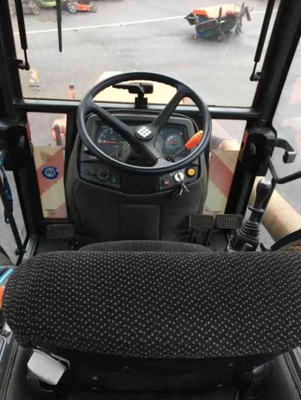 Komunální traktor Kubota - foto 4