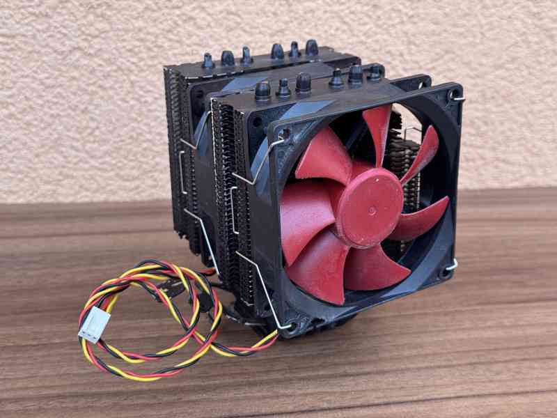 LEVNĚ! — CPU chladič 180W TDP, kompletní montážní sada  - foto 4