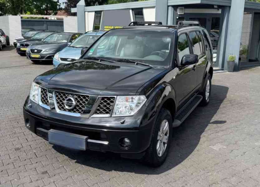 Nissan Pathfinder 2.5 dCi LE 4x4 126kw - foto 12