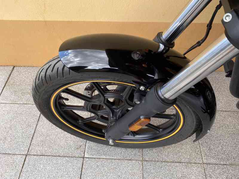 Royal Enfield Meteor 350 / 6091km / 2023 / Zánovní stav - foto 10