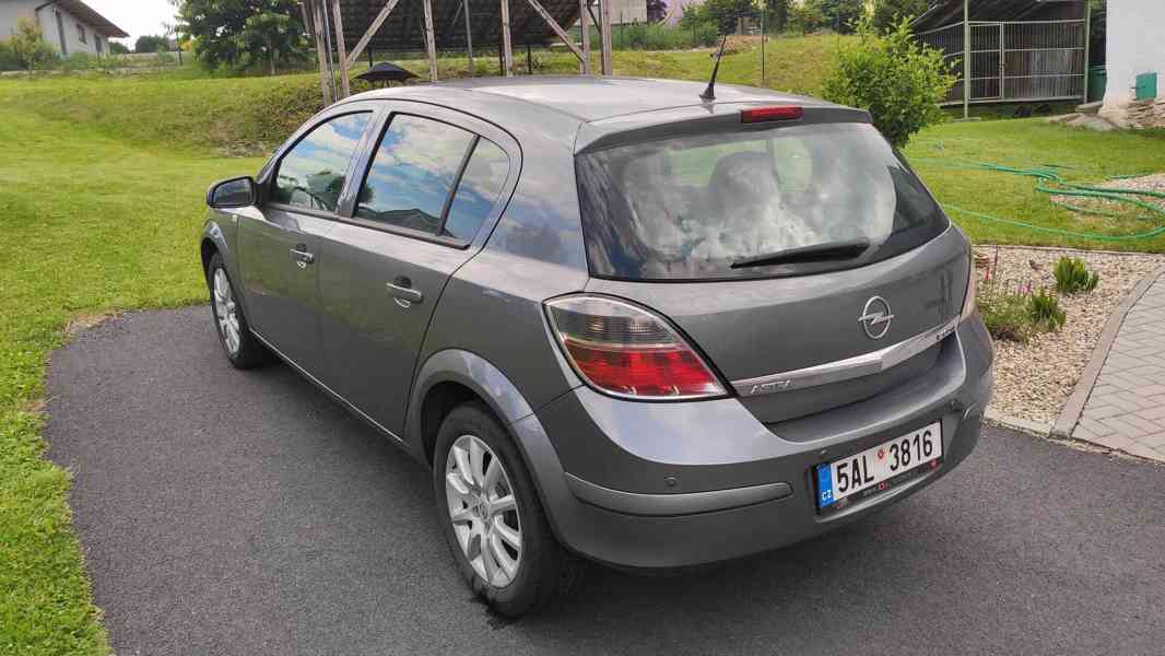 Opel astra 1.7 cdti 74kw - foto 2