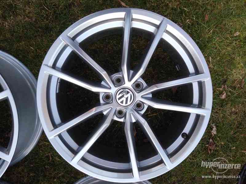 Sada alu kol Volkswagen Golf VII R Pretoria R19 - bazar - Hyperinzerce.cz