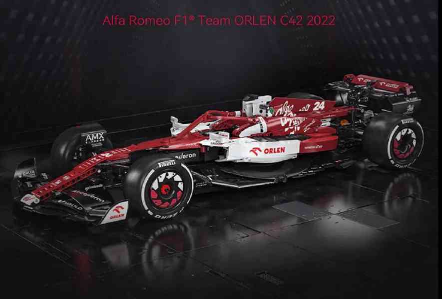 Nová stavebnice vozu F1 Alfa Romeo     1:8 - foto 2