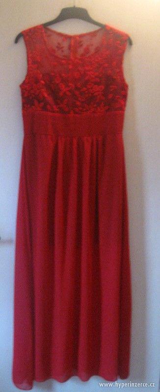 Dlouhé červené společenské šaty - foto 1