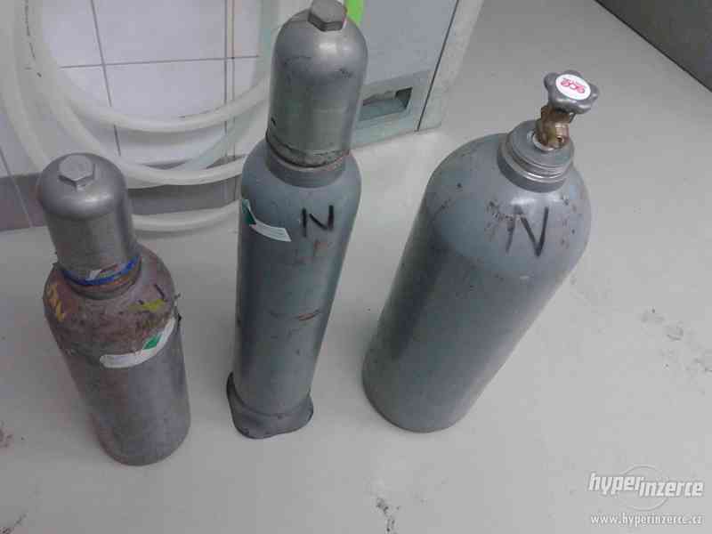 Tlakové láhve od CO2 - BEZ TLAKOVKY - foto 1