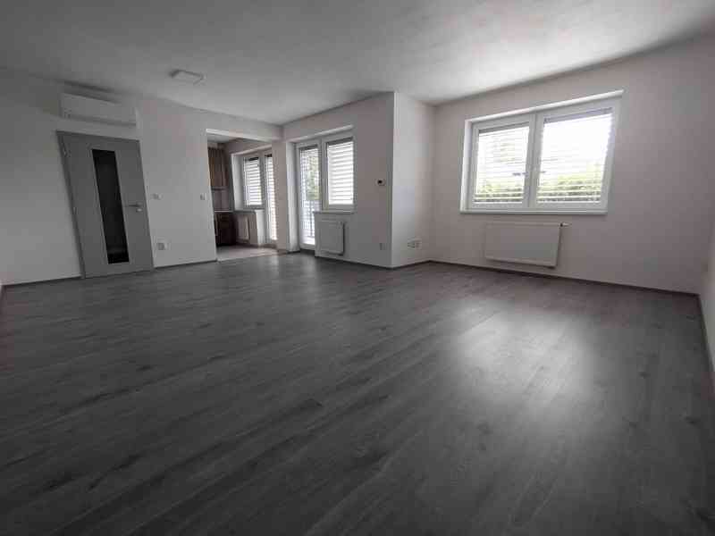Nový 2+kk (64 m² + lodžie 8,4 m²) s klimatizací, Hustopeče - foto 2