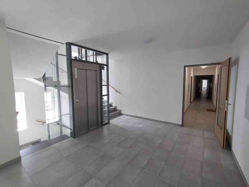 Nový 2+kk (64 m² + lodžie 8,4 m²) s klimatizací, Hustopeče - foto 12