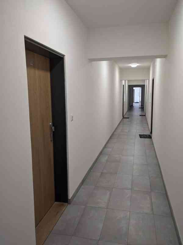 Nový 2+kk (64 m² + lodžie 8,4 m²) s klimatizací, Hustopeče - foto 13