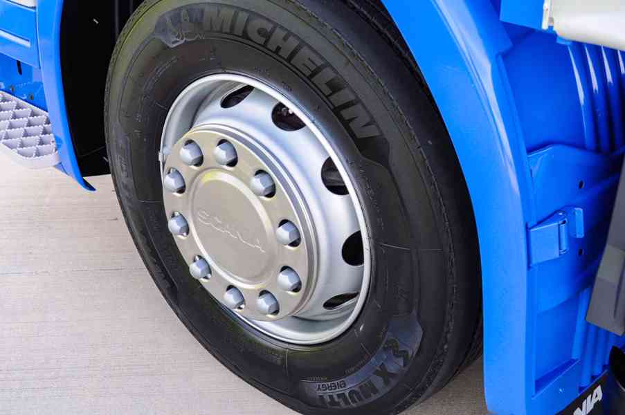 SCANIA P250 VALNÍK S PLACHTOU 18-PALETOVÝ HYDRAULICKÉ ČELO - foto 37