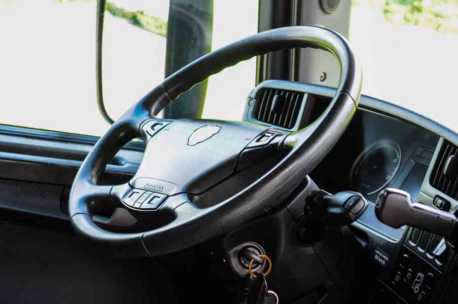 SCANIA P250 VALNÍK S PLACHTOU 18-PALETOVÝ HYDRAULICKÉ ČELO - foto 46