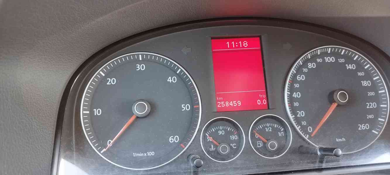 VW Touran 1,9 TDi pravidelný servis, STK do 09/2024 - foto 8