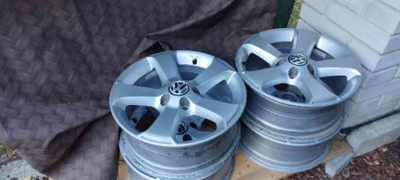 VW Touran 1,9 TDi pravidelný servis, STK do 09/2024 - foto 2