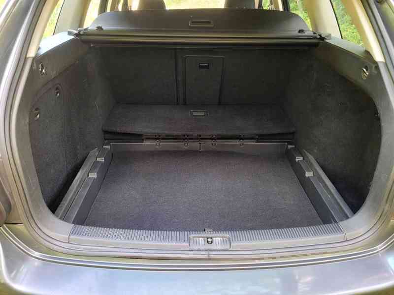 Volkswagen Golf 6  Variant 1.6 TDI  - foto 12