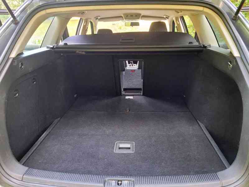Volkswagen Golf 6  Variant 1.6 TDI  - foto 11