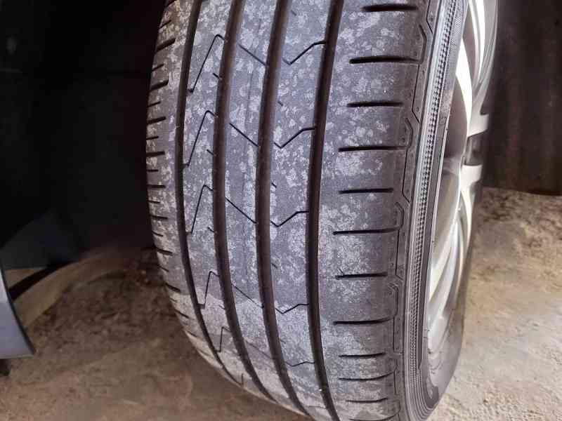 Volkswagen Golf 6  Variant 1.6 TDI  - foto 19