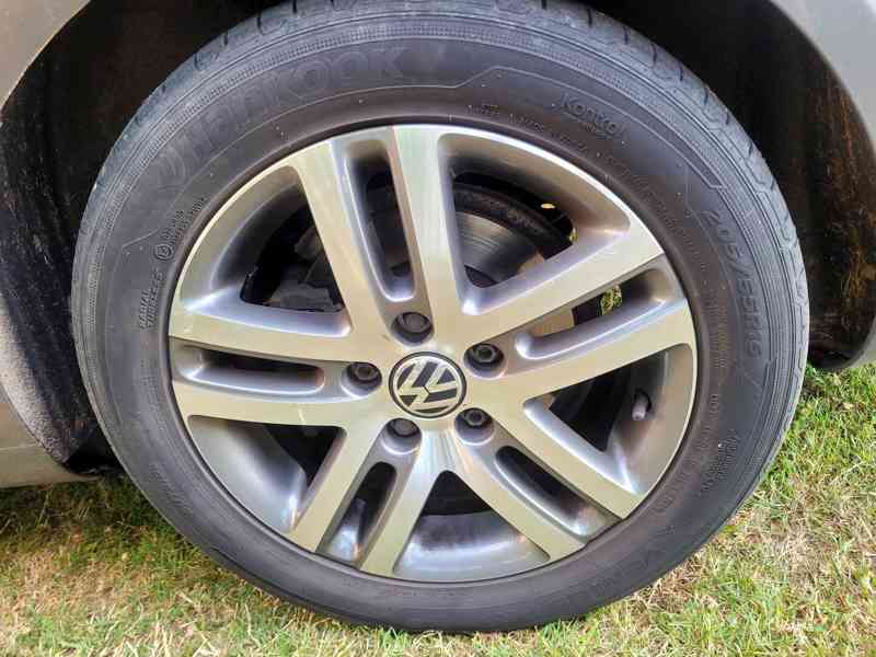Volkswagen Golf 6  Variant 1.6 TDI  - foto 18