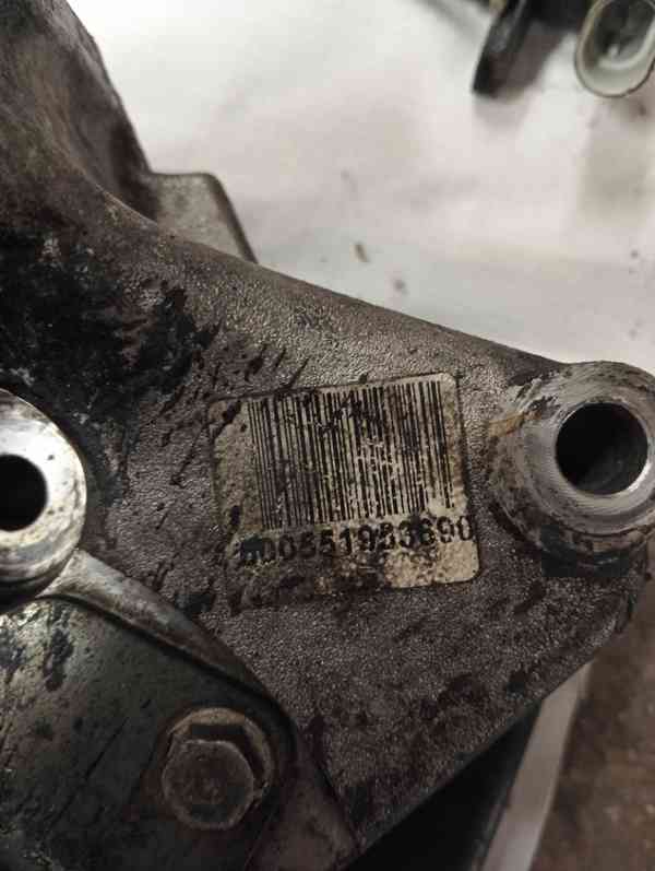 Prodám náhradní díly na Alfa  Romeo 159 JTD  1. část. - foto 8