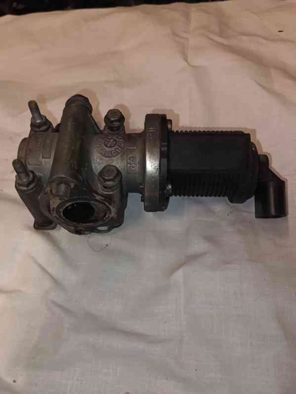 Prodám náhradní díly na Alfa  Romeo 159 JTD  1. část. - foto 11