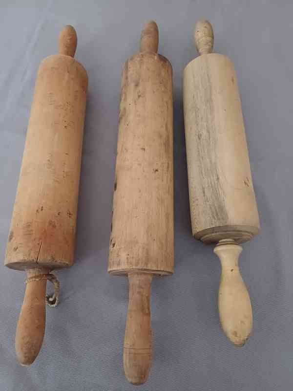 Dřevěné válečky na těsto s rukojetěmi na obou koncích - foto 2