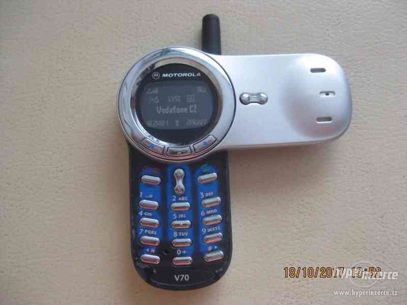 Motorola V70 - RARITA z r.2002, cena od 450,-Kč - foto 5