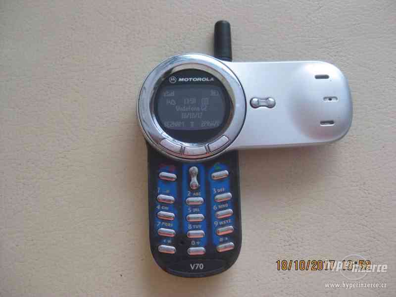Motorola V70 - RARITA z r.2002, cena od 450,-Kč - foto 28