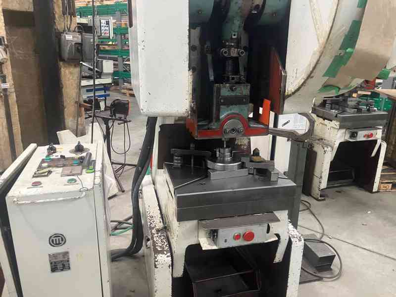 Použité excentrické lisy LEN 25 C, r. v. 1978, 1979, 1980 - foto 4