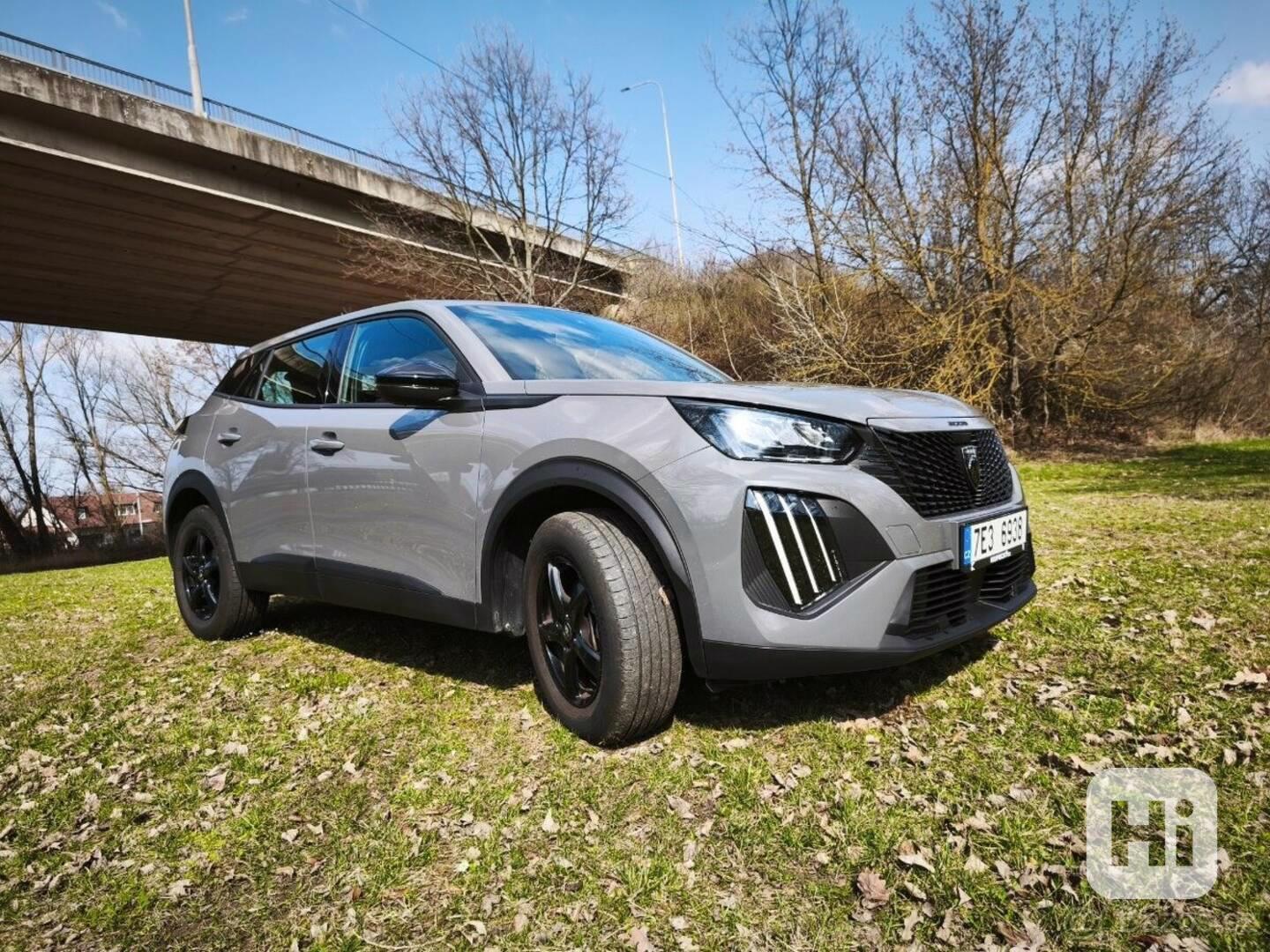 Peugeot 2008 1,2   PureTech (2024) – téměř nové. - foto 1