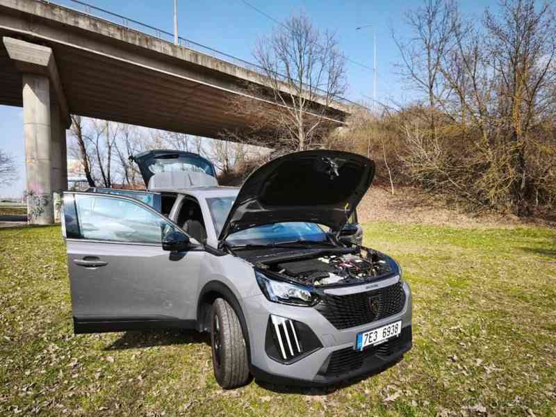 Peugeot 2008 1,2   PureTech (2024) – téměř nové. - foto 4