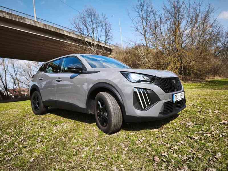 Peugeot 2008 1,2   PureTech (2024) – téměř nové. - foto 1