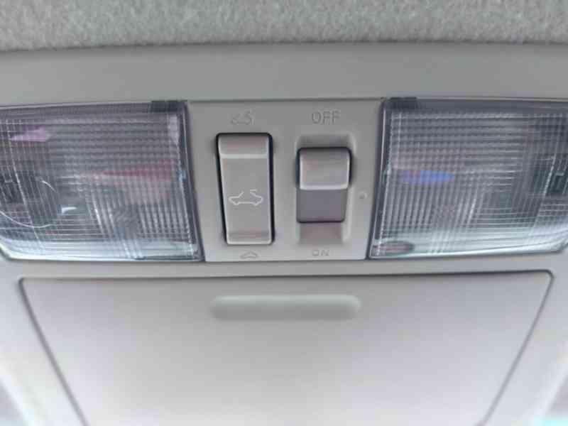 NISSAN NAVARA 2.5 dCi 140kW 4x4 MANUÁL DOUBLE CAB - foto 19
