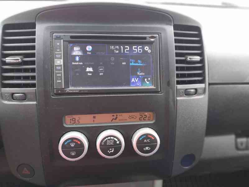 NISSAN NAVARA 2.5 dCi 140kW 4x4 MANUÁL DOUBLE CAB - foto 23