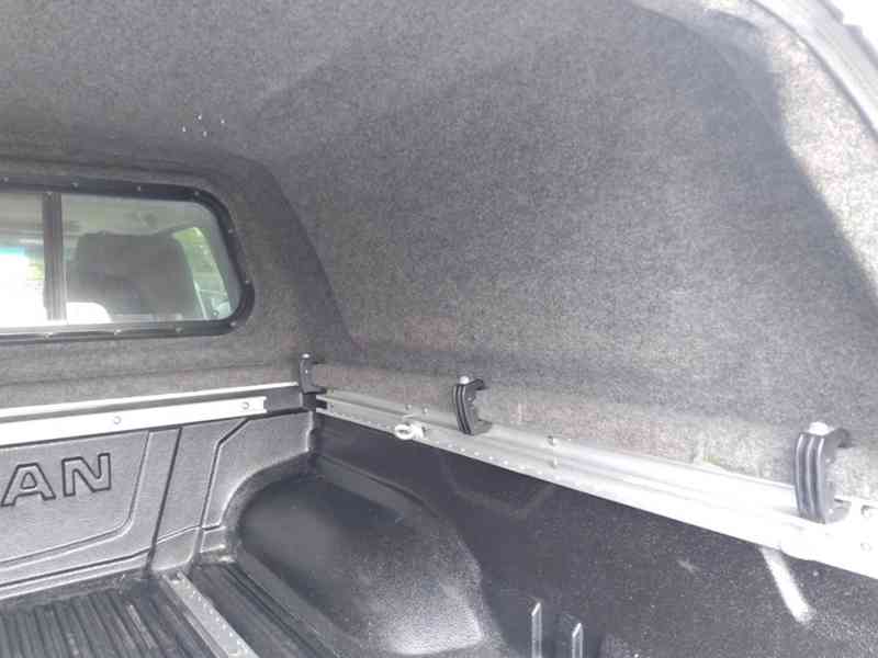 NISSAN NAVARA 2.5 dCi 140kW 4x4 MANUÁL DOUBLE CAB - foto 31