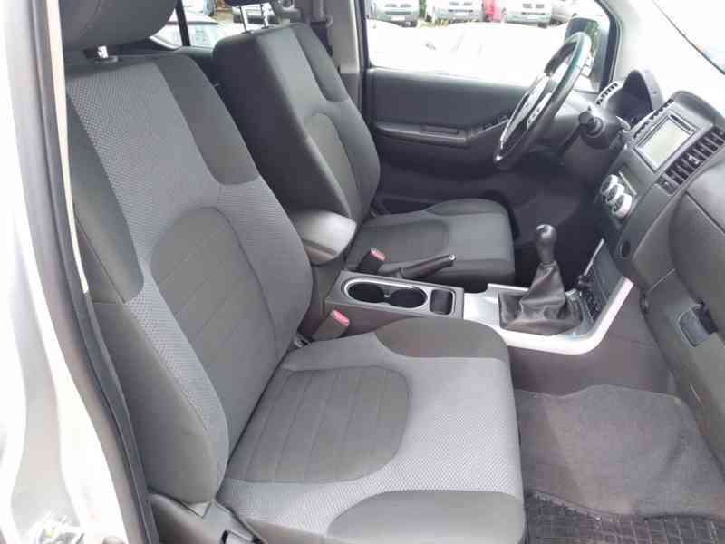 NISSAN NAVARA 2.5 dCi 140kW 4x4 MANUÁL DOUBLE CAB - foto 10