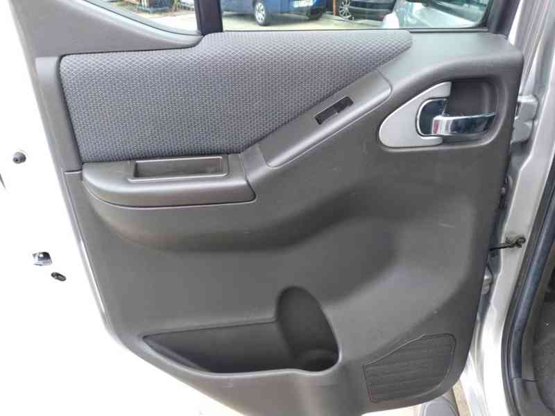 NISSAN NAVARA 2.5 dCi 140kW 4x4 MANUÁL DOUBLE CAB - foto 37