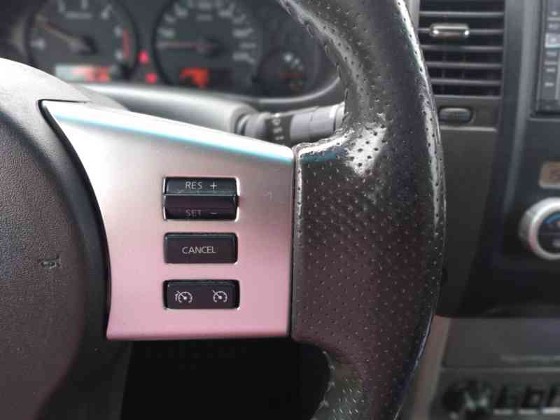 NISSAN NAVARA 2.5 dCi 140kW 4x4 MANUÁL DOUBLE CAB - foto 26
