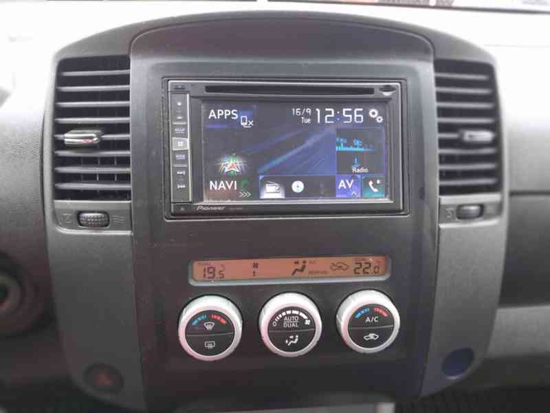 NISSAN NAVARA 2.5 dCi 140kW 4x4 MANUÁL DOUBLE CAB - foto 22