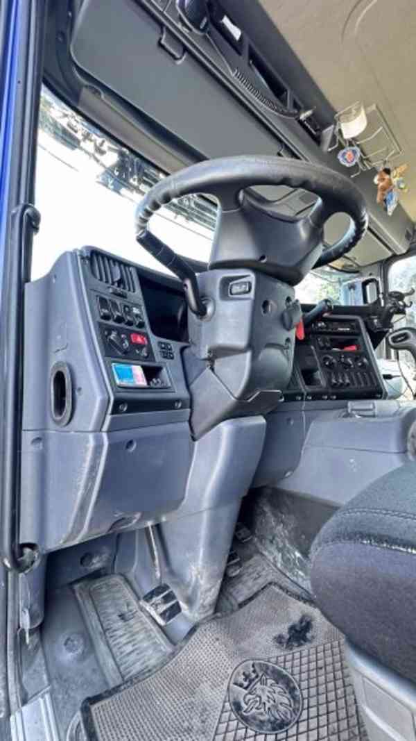 bourané 6x4 sklápěč Scania - foto 10