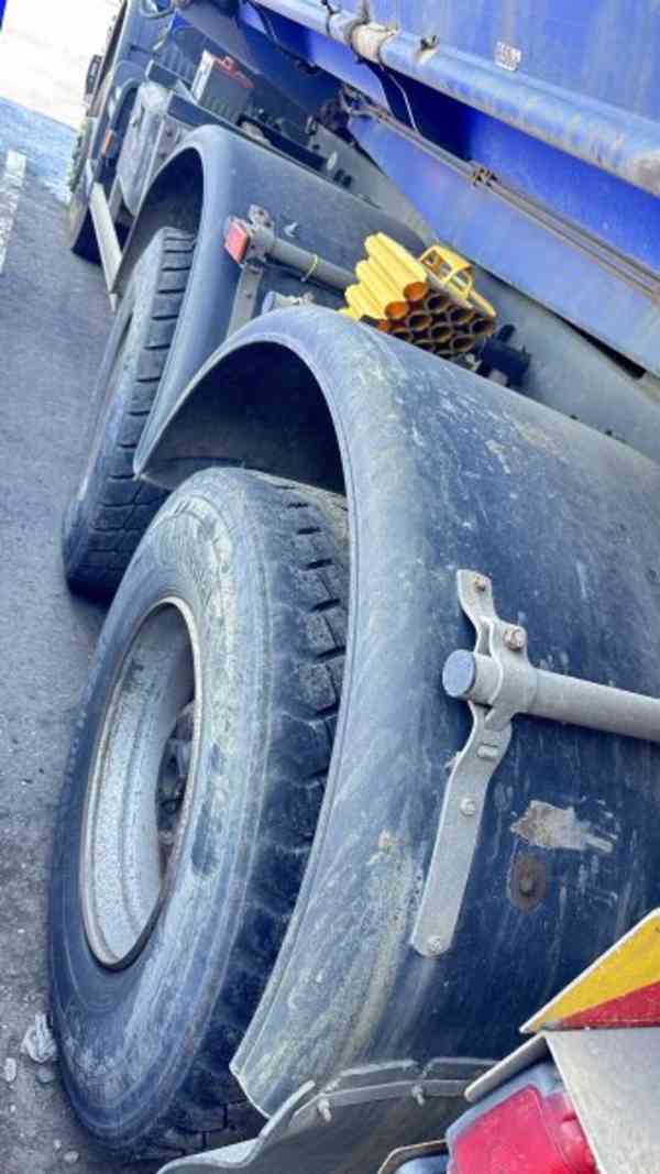 bourané 6x4 sklápěč Scania - foto 6