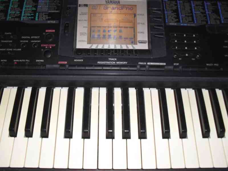 Yamaha PSR 330 - foto 3