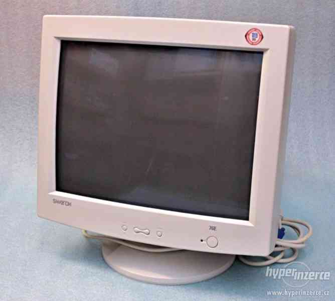 PC monitor Samtron 76ES