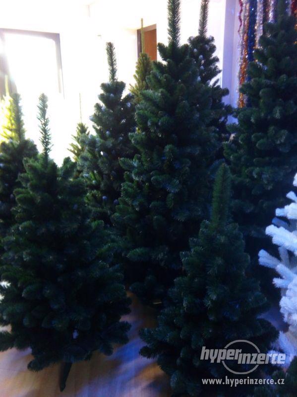Umělý vánoční stromek Jedle LUX 180 cm- - foto 8