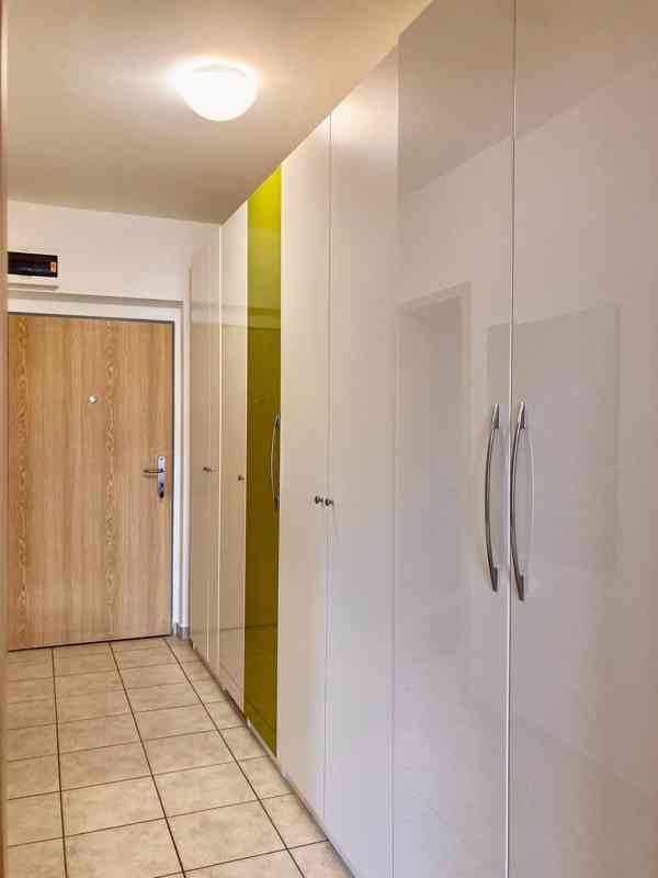 2+kk, 49 m2 + balkon 5 m2, novostavba z roku 2008 v Praze 10 - foto 6