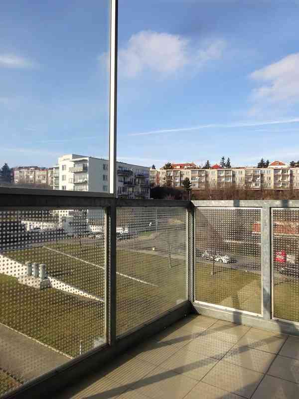 2+kk, 49 m2 + balkon 5 m2, novostavba z roku 2008 v Praze 10 - foto 4