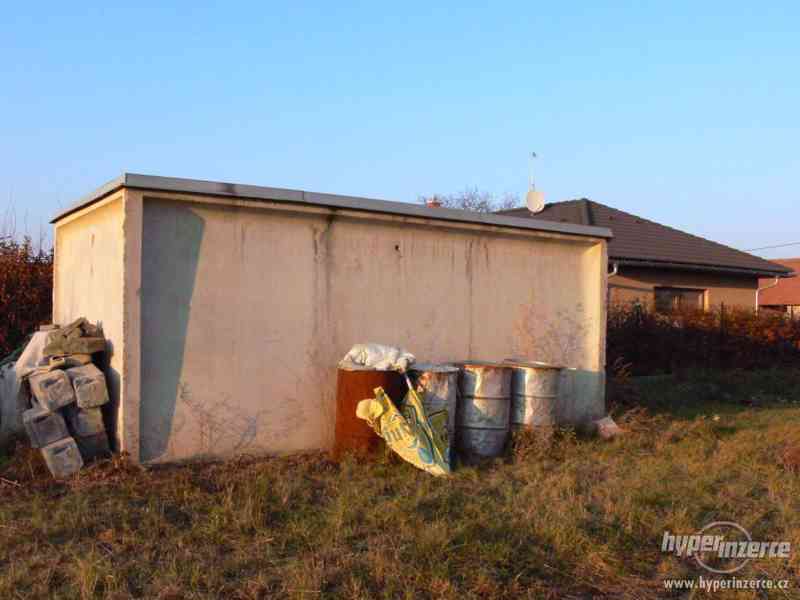Betonova Garaz Bazar () Betonova Garaz Bazar
