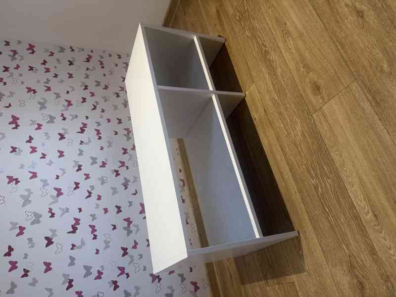 Bílý konferenční stolek / TV stolek / police - foto 2