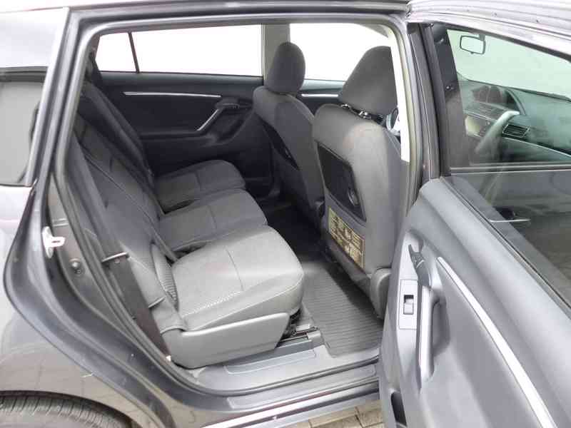 Toyota Verso 1.8i Aut. Comfort benzín 108kw - foto 9