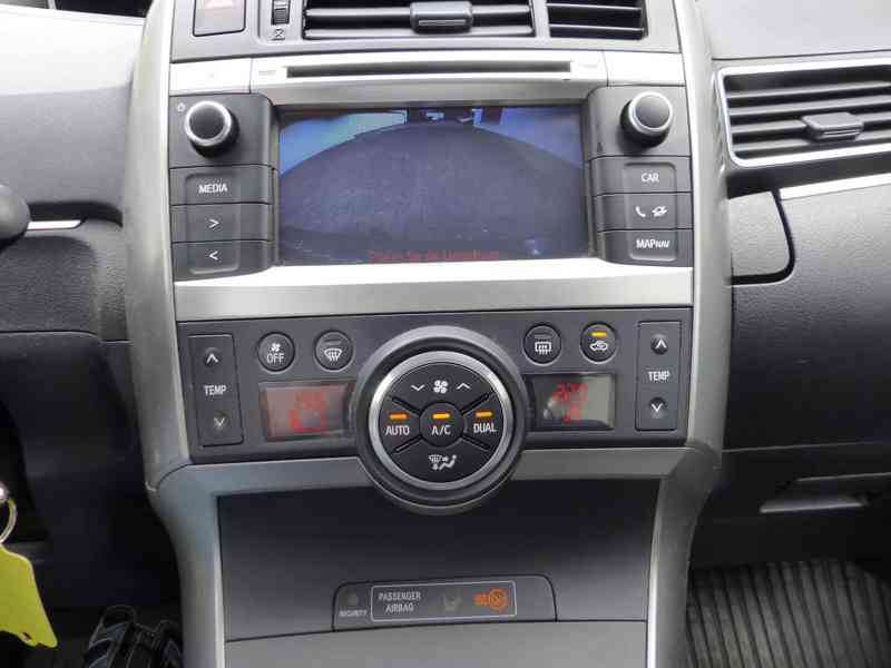 Toyota Verso 1.8i Aut. Comfort benzín 108kw - foto 18
